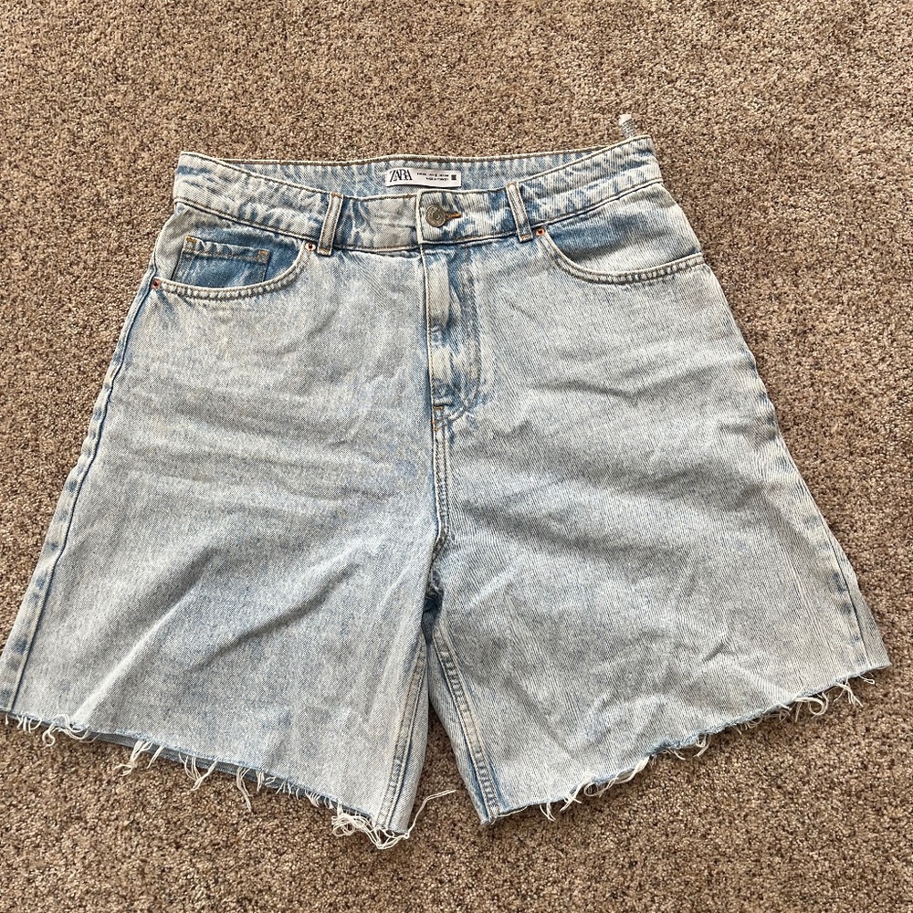 Zara mid rise longline cutoff short